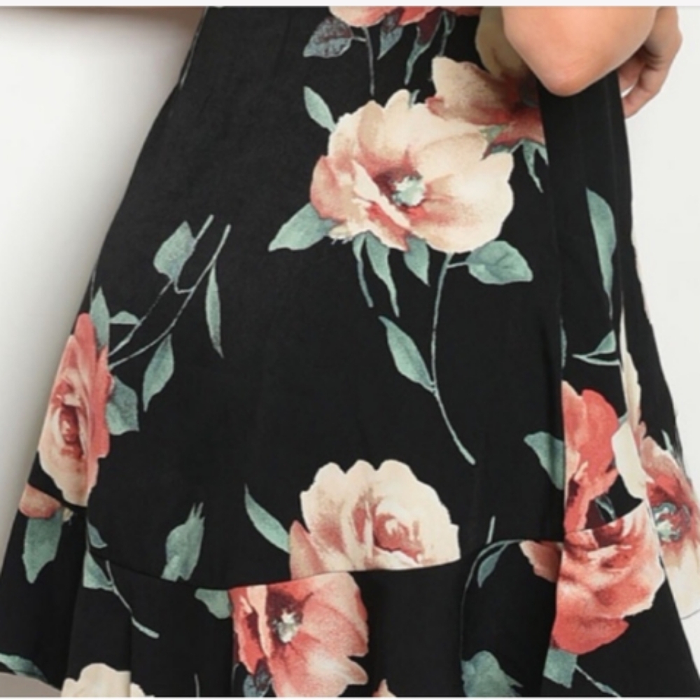 Floral skater dress - Picture 3 of 3